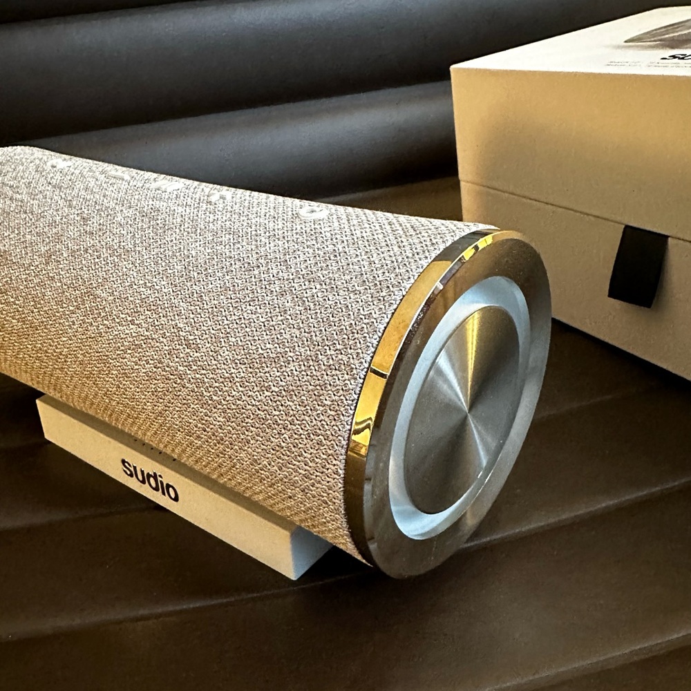 Like new Bluetooth speaker